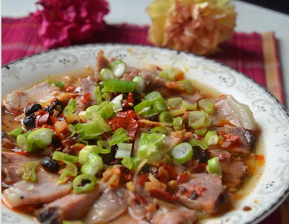 土豆腊肉蒸的做法 土豆腊肉蒸的做法