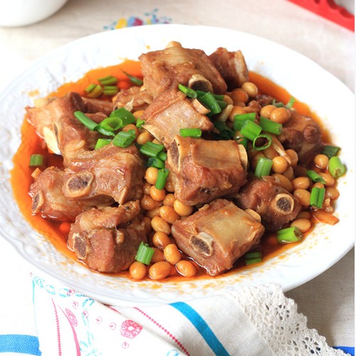 黄豆炖排骨的做法 黄豆炖排骨的做法
