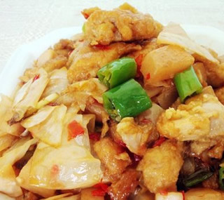 泡菜炒鸡腿的做法 泡菜炒鸡腿的做法