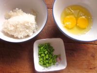 蒜苔鸡蛋炒米饭的做法
