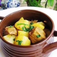 土豆炖冻豆腐的做法