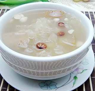 双雪杏仁瘦肉汤的做法 双雪杏仁瘦肉汤的做法