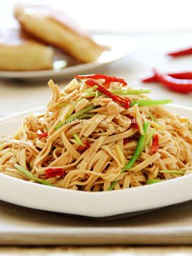 美食天下葱油豆腐皮的做法 美食天下葱油豆腐皮的做法