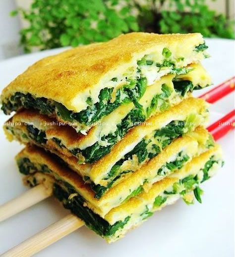 夹心菠菜蛋饼的做法 jushipu.com
