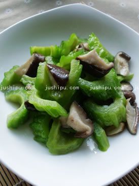 苦瓜炒香菇的做法 苦瓜炒香菇的做法