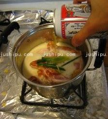 啤酒炖排骨百叶结的做法 jushipu.com