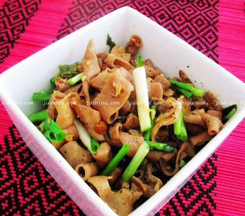 泡椒鸭肠的做法 jushipu.com