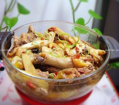 淮山枸杞蒸鸡的做法 jushipu.com