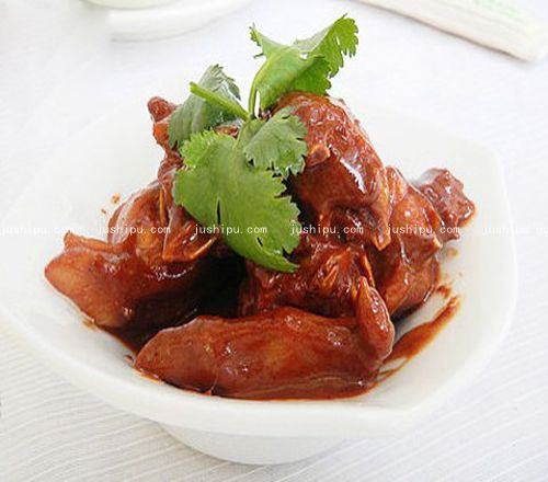 腐乳烧鸡翅的做法 jushipu.com