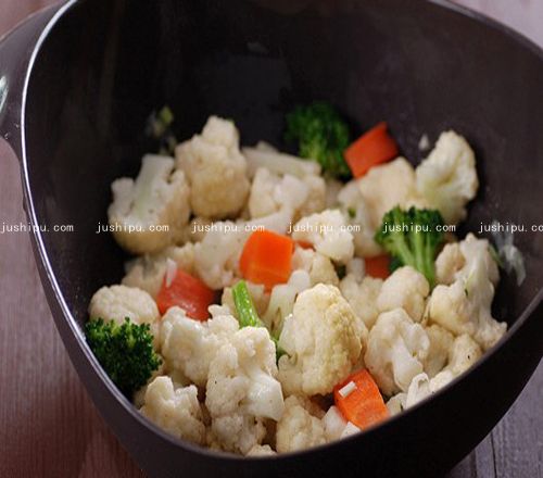 蒜蓉菜花的做法 jushipu.com