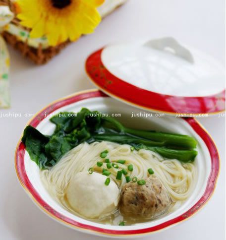 贡丸鲜蔬面的做法 jushipu.com