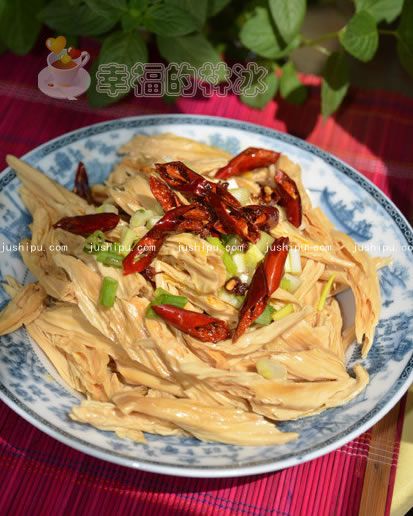凉拌香辣腐竹的做法 jushipu.com