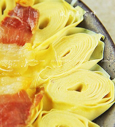 咸肉蒸百叶的做法 jushipu.com