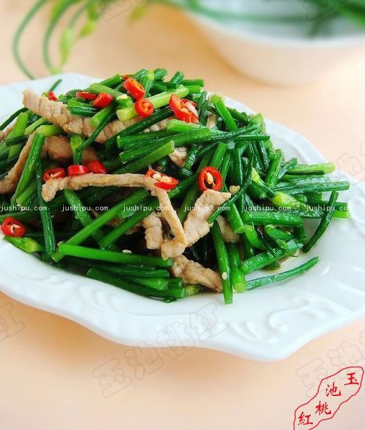 韭菜苔炒肉丝的做法 jushipu.com