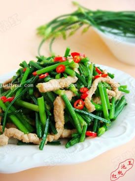 家常菜韭菜苔炒肉丝的做法 家常菜韭菜苔炒肉丝的做法