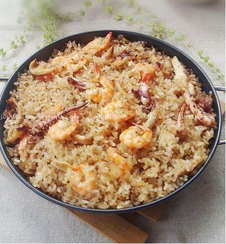 海鲜糯米饭的做法 jushipu.com