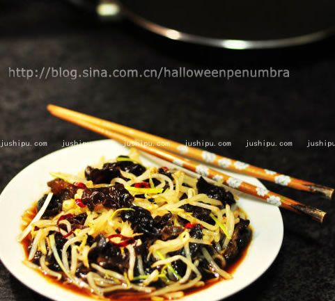 豆芽拌木耳的做法 jushipu.com