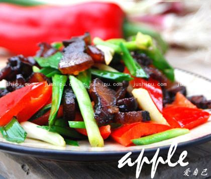 蒜炒腊肉的做法 jushipu.com