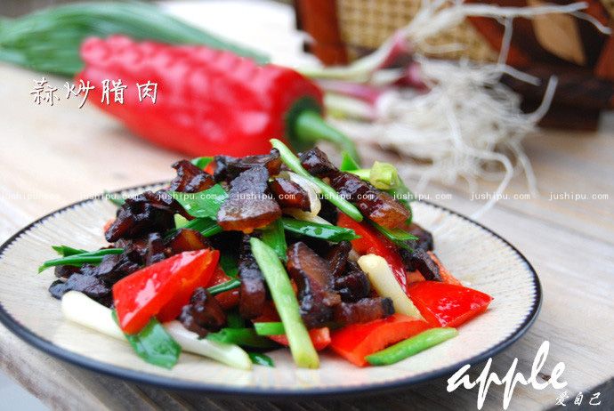 蒜炒腊肉的做法 jushipu.com