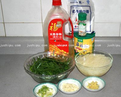 韭菜炒土豆丝的做法 jushipu.com
