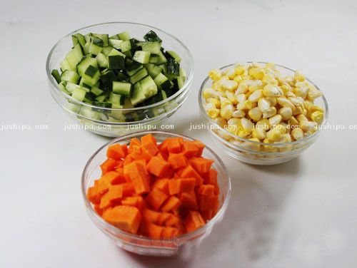 经典蔬菜沙拉的做法 jushipu.com