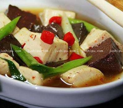 家常菜 鸭血豆腐汤的做法 家常菜 鸭血豆腐汤的做法