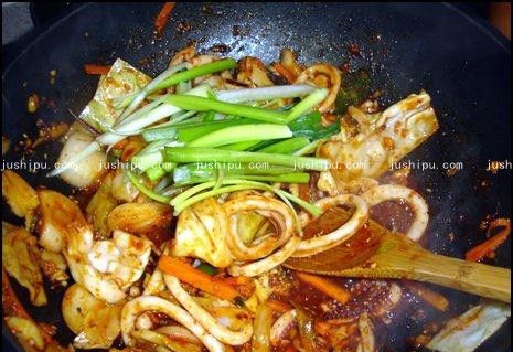 韩式炒鱿鱼的做法 jushipu.com