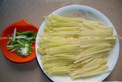 干煸土豆丝的做法 jushipu.com