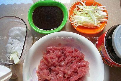酱炒肉丝的做法 jushipu.com